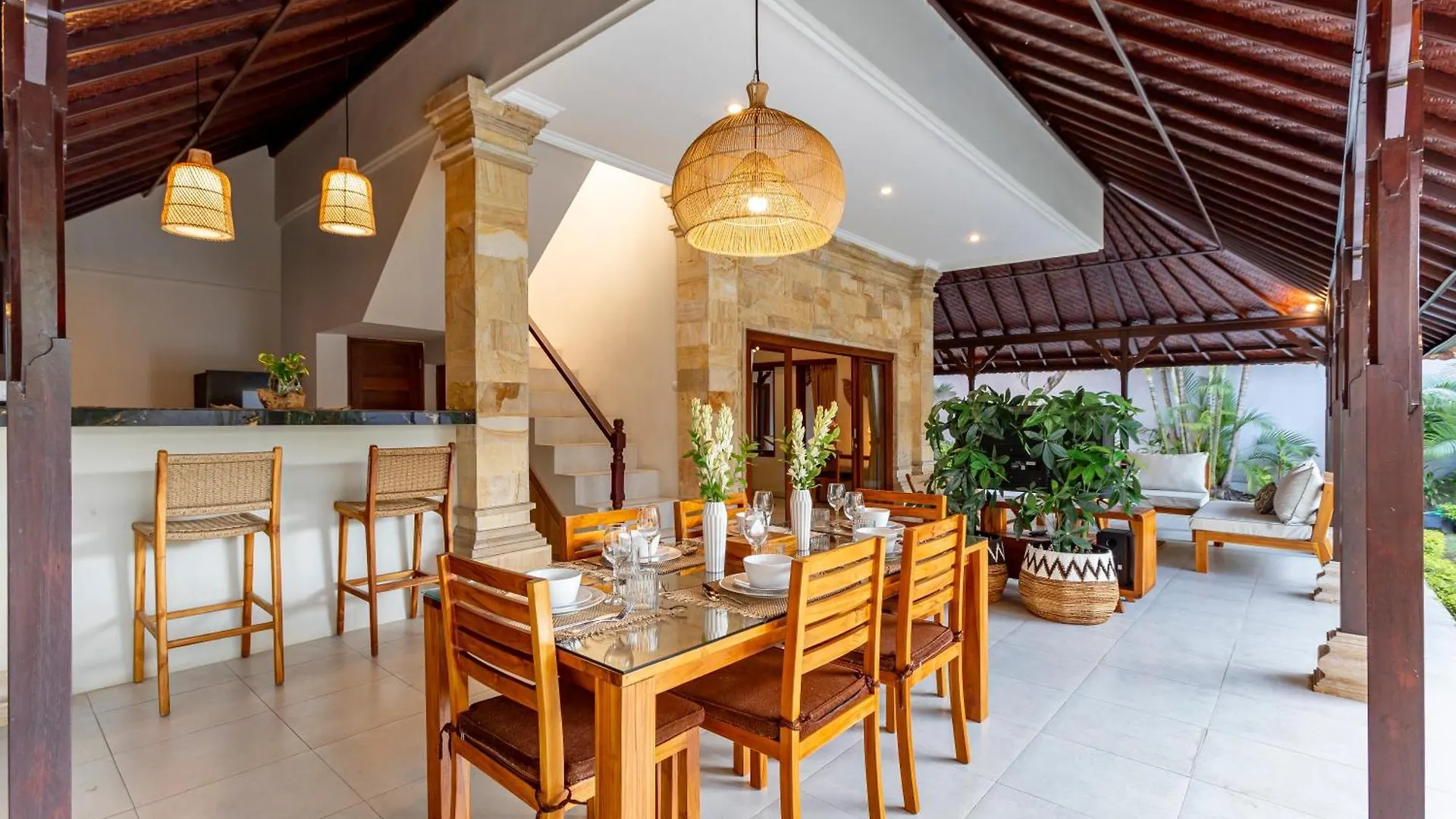 Viona 3 Villa - 3 Bdr Villa, Walk To The Beach Seminyak 0*,  Indonésia
