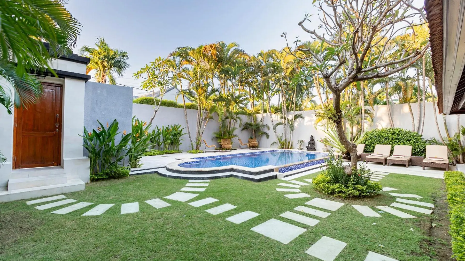 Viona 3 Villa - 3 Bdr Villa, Walk To The Beach Seminyak